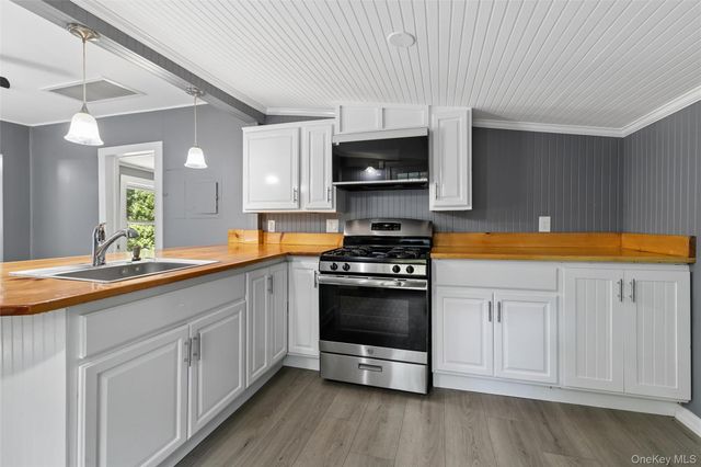 26 Flanders Boulevard, Flanders, NY 11901