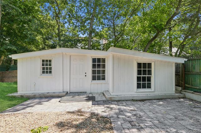 26 Flanders Boulevard, Flanders, NY 11901