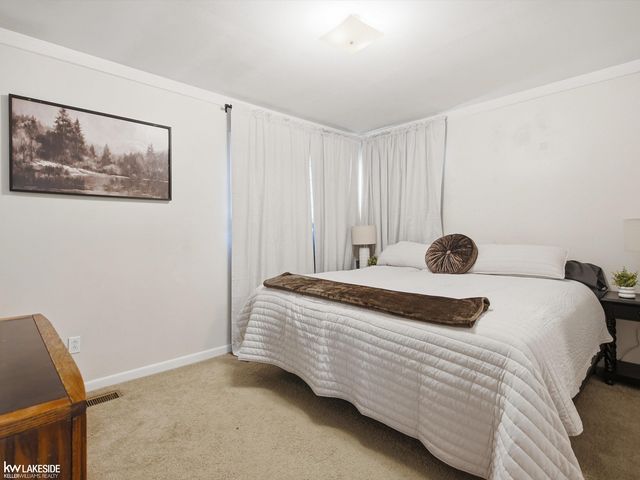 360 Hecht Drive, Madison Heights, MI 48071