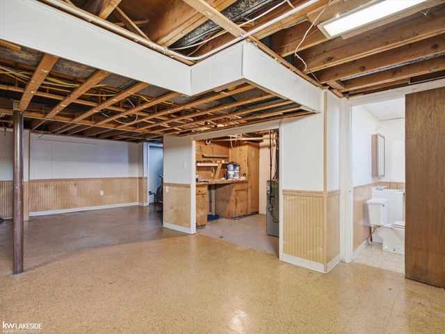 360 Hecht Drive, Madison Heights, MI 48071