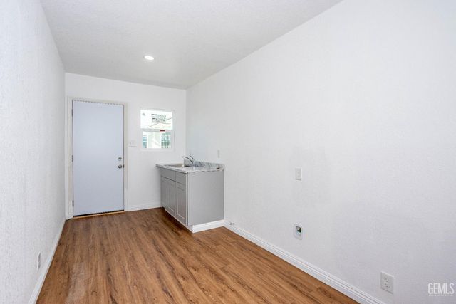 3325 Monterey Street, Bakersfield, CA 93306