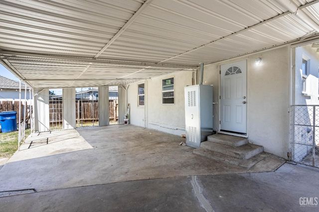 3325 Monterey Street, Bakersfield, CA 93306