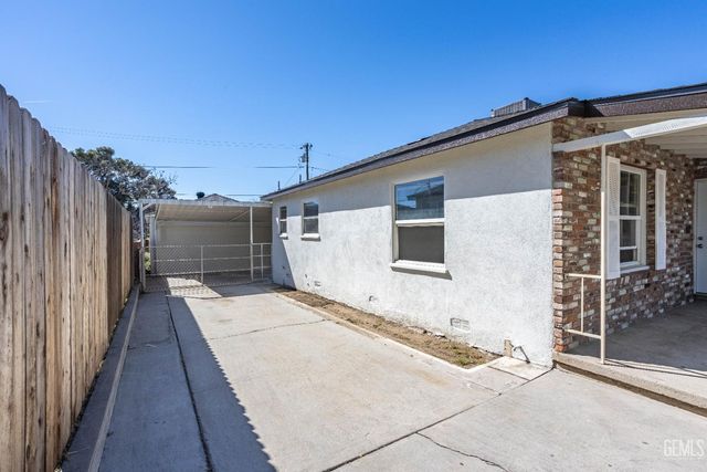 3325 Monterey Street, Bakersfield, CA 93306