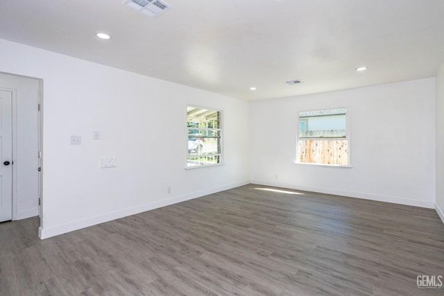 3325 Monterey Street, Bakersfield, CA 93306