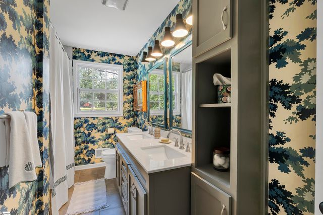 120 Lullwater Road, Greenville, SC 29607