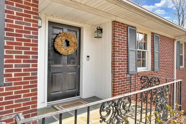 120 Lullwater Road, Greenville, SC 29607