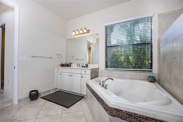 3296 Pacific DR, Naples, FL 34119