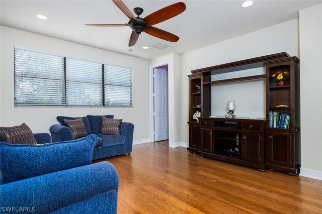 3296 Pacific DR, Naples, FL 34119