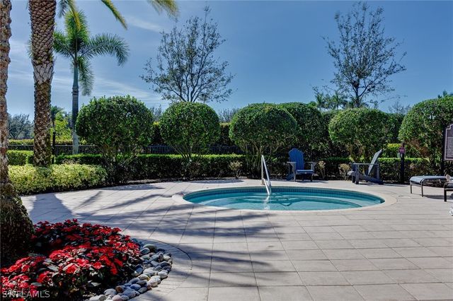 3296 Pacific DR, Naples, FL 34119