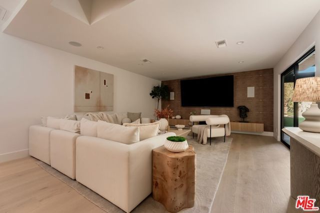 6022 Elba Place, Los Angeles, CA 91367