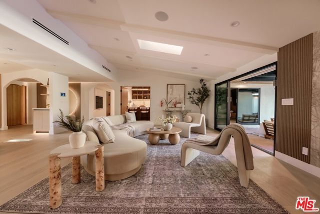 6022 Elba Place, Los Angeles, CA 91367