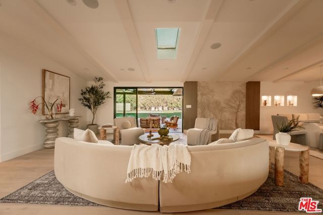 6022 Elba Place, Los Angeles, CA 91367
