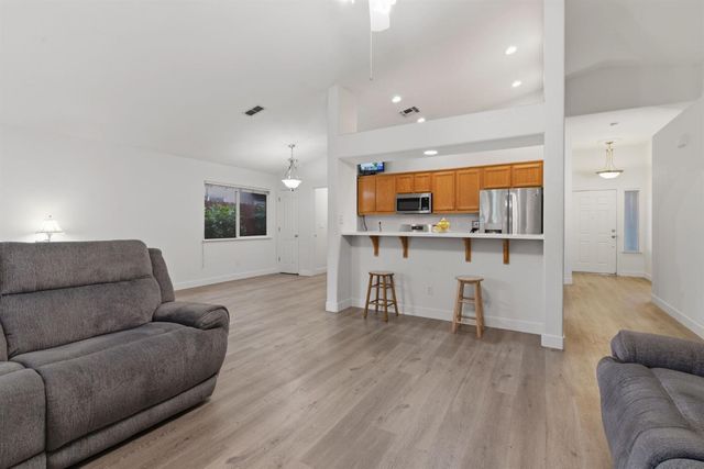 1009 Lambdin St, Manteca, CA 95336