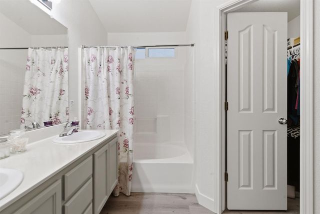 1009 Lambdin St, Manteca, CA 95336