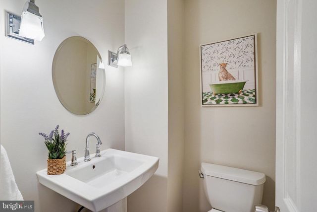 3300 PRINCE WILLIAM DR, Fairfax, VA 22031