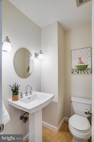 3300 PRINCE WILLIAM DR, Fairfax, VA 22031