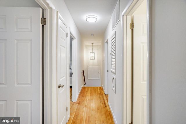 3300 PRINCE WILLIAM DR, Fairfax, VA 22031