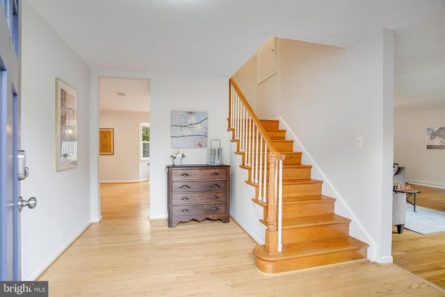 3300 PRINCE WILLIAM DR, Fairfax, VA 22031