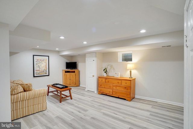 3300 PRINCE WILLIAM DR, Fairfax, VA 22031