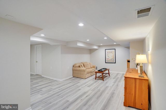 3300 PRINCE WILLIAM DR, Fairfax, VA 22031