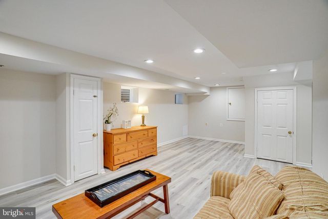 3300 PRINCE WILLIAM DR, Fairfax, VA 22031