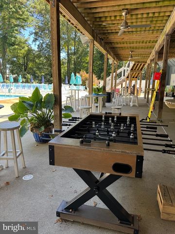 3300 PRINCE WILLIAM DR, Fairfax, VA 22031