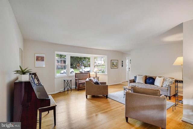 3300 PRINCE WILLIAM DR, Fairfax, VA 22031