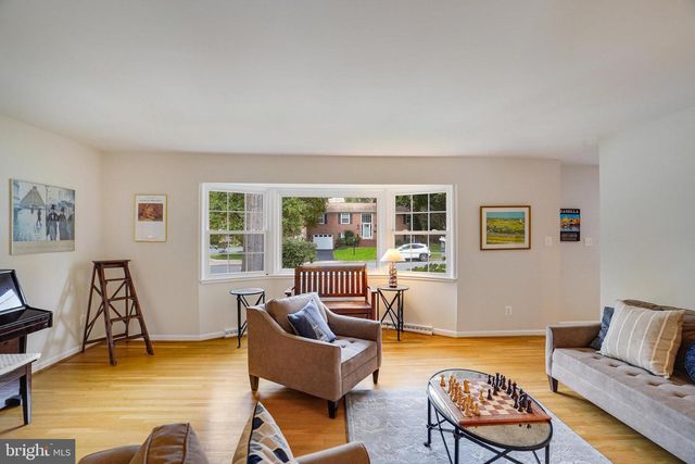 3300 PRINCE WILLIAM DR, Fairfax, VA 22031