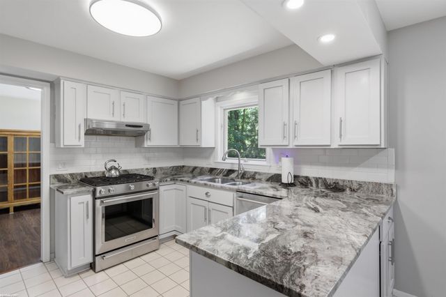 49861 Valley Drive, Shelby Twp, MI 48317