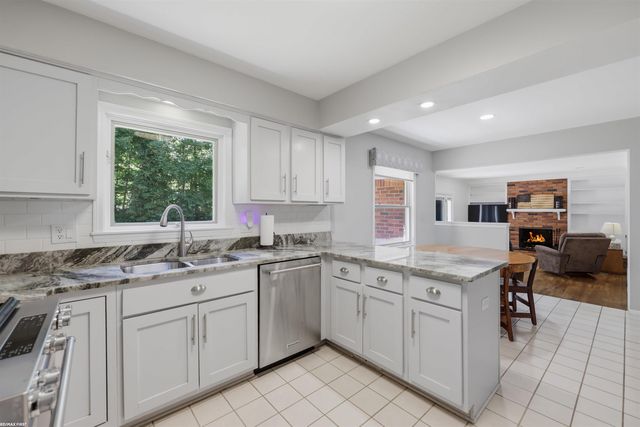 49861 Valley Drive, Shelby Twp, MI 48317