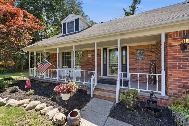 49861 Valley Drive, Shelby Twp, MI 48317