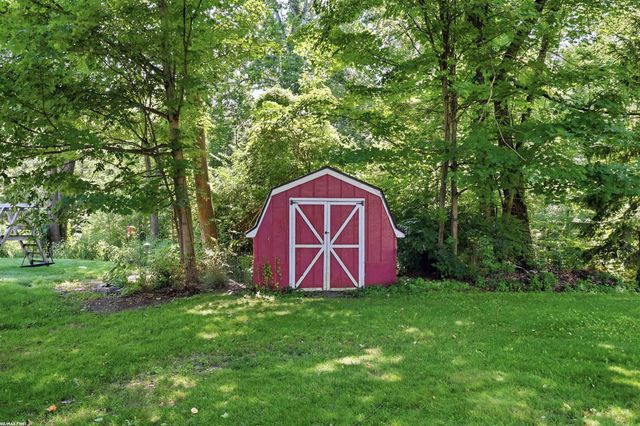 49861 Valley Drive, Shelby Twp, MI 48317
