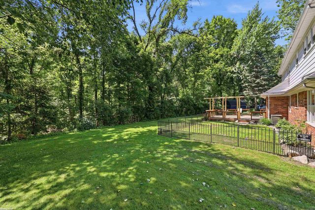 49861 Valley Drive, Shelby Twp, MI 48317