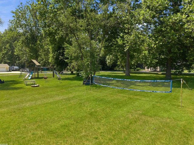 49861 Valley Drive, Shelby Twp, MI 48317
