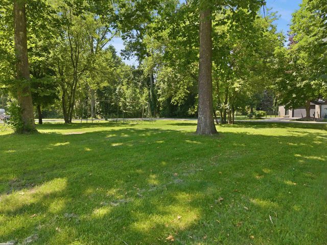 49861 Valley Drive, Shelby Twp, MI 48317