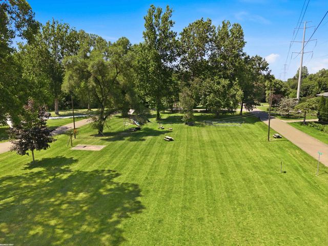 49861 Valley Drive, Shelby Twp, MI 48317