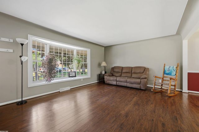 49861 Valley Drive, Shelby Twp, MI 48317