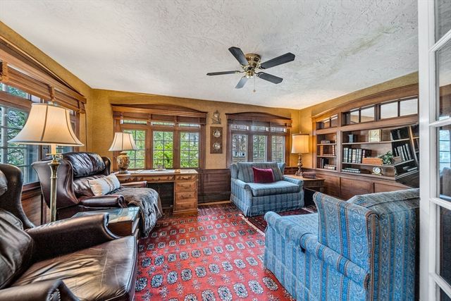 131 Fair Oaks Park, Needham, MA 02492