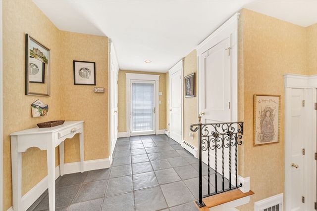 131 Fair Oaks Park, Needham, MA 02492