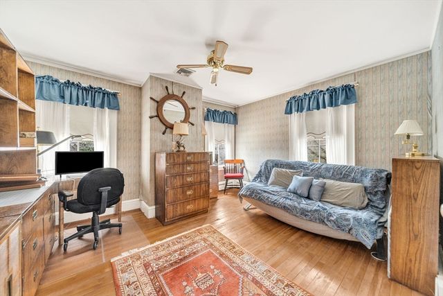 131 Fair Oaks Park, Needham, MA 02492