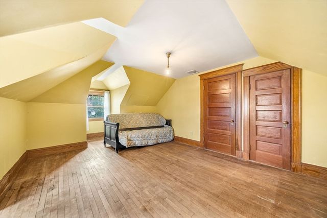 131 Fair Oaks Park, Needham, MA 02492