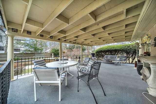 131 Fair Oaks Park, Needham, MA 02492