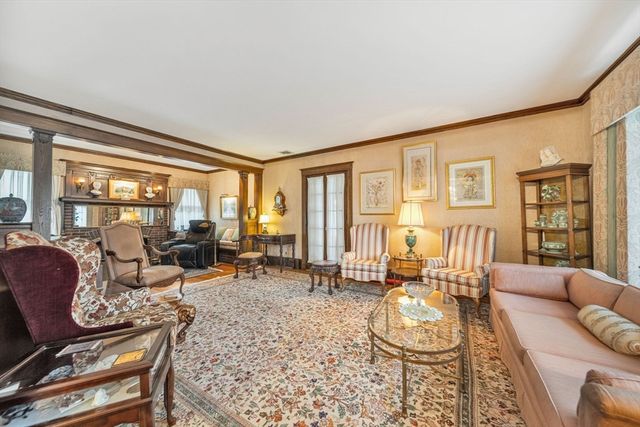 131 Fair Oaks Park, Needham, MA 02492