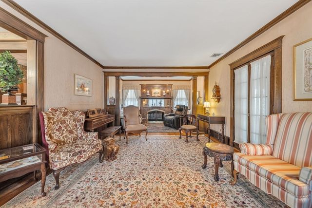 131 Fair Oaks Park, Needham, MA 02492