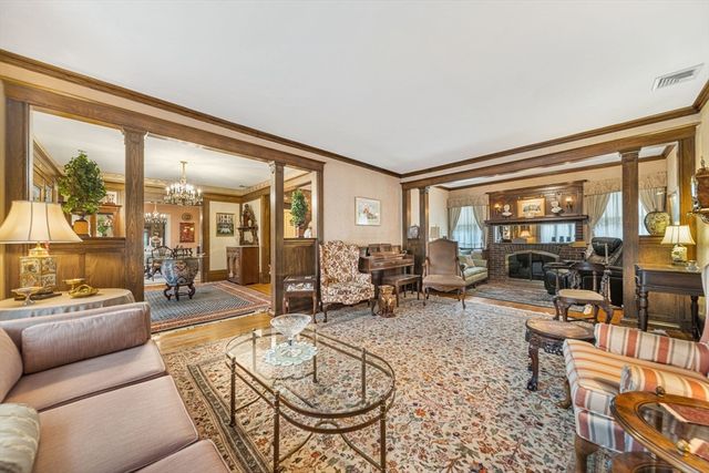 131 Fair Oaks Park, Needham, MA 02492