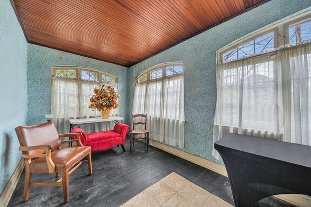 131 Fair Oaks Park, Needham, MA 02492