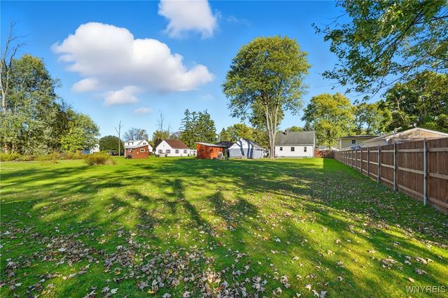 6750 Sy Road, Wheatfield, NY 14304