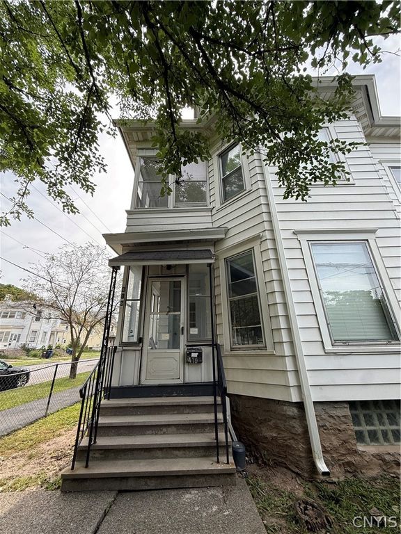 416 Danforth Street 1F, Syracuse, NY 13208