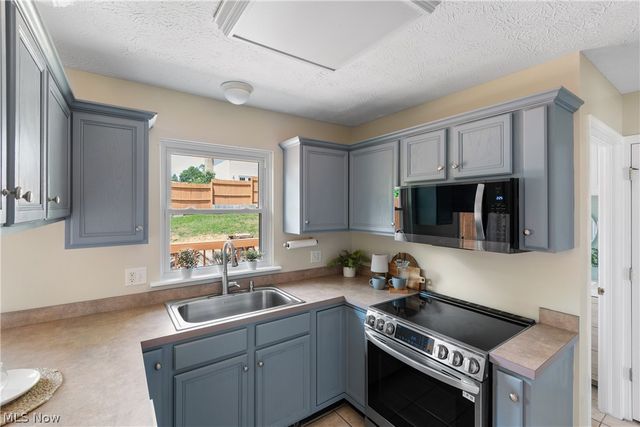 61 Weil Avenue, Coventry, OH 44319