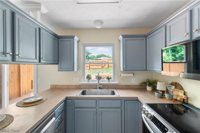 61 Weil Avenue, Coventry, OH 44319